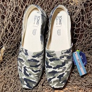NWT Ortho light comfort foam Toms size 8 Camo print